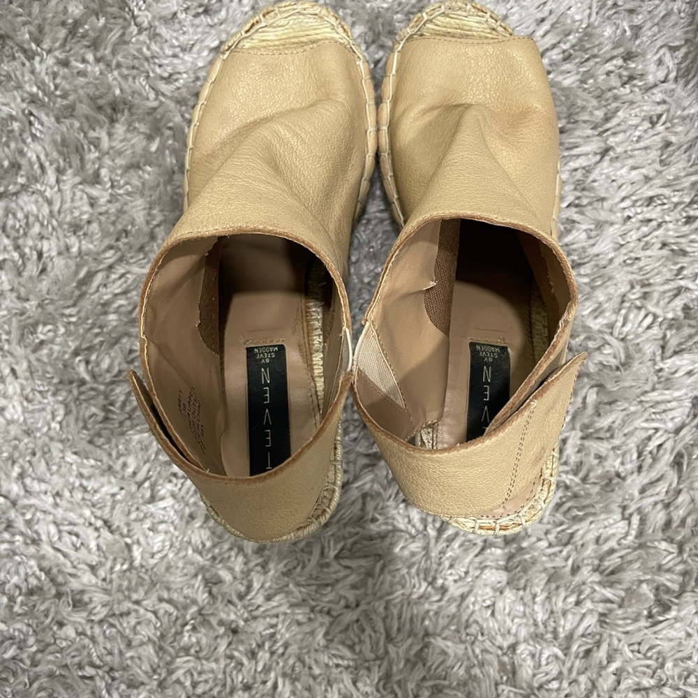 Espadrille cream wedges